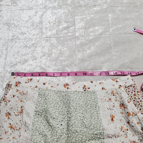 American Eagle Outfitters Floral Lace Patchwork  Shorts - Picture 6 of 10